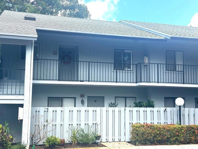 Building Photo - 2335 SW 22nd Ave