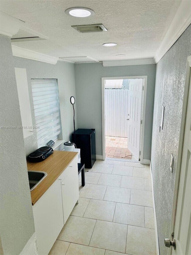 Building Photo - 3251 SW 104th Ct