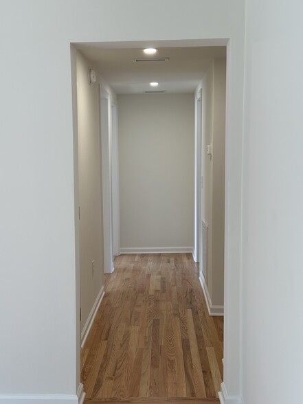 Building Photo - 664 Windermere Blvd