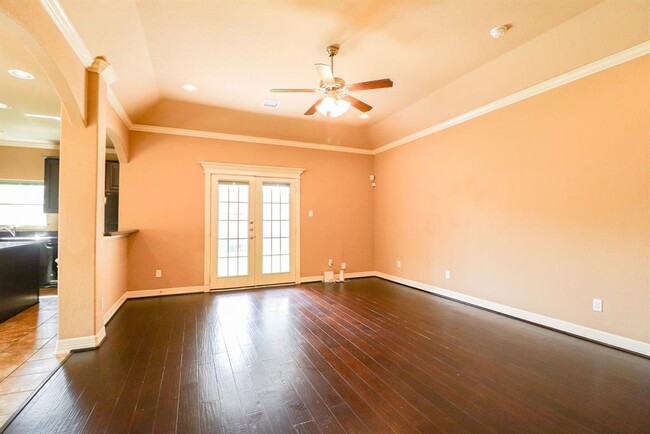 Building Photo - 5410 Milart St