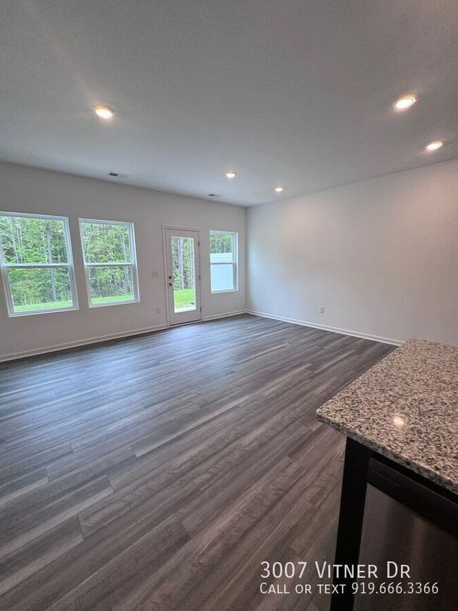 Building Photo - 3007 Vitner Dr