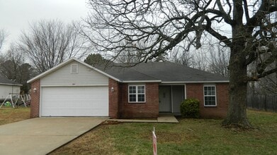 Building Photo - 3 Bedroom 2 Bathroom House for Rent in Lincoln, Arkansas!