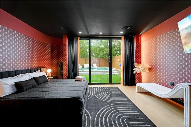 Building Photo - 7809 Woodrow Ave