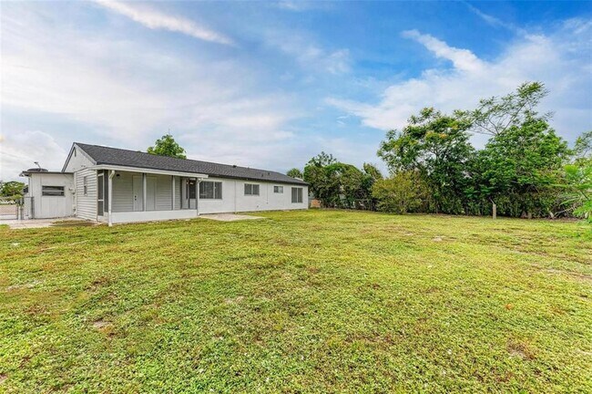 Building Photo - 7120 Elyton Dr