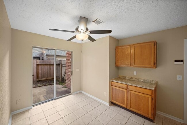 Building Photo - 18206 Brooknoll Dr