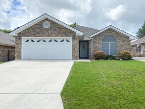 Building Photo - 1663 Lantana Cir