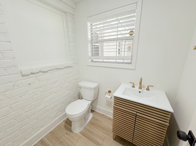 Building Photo - 324 Tanglewood Rd