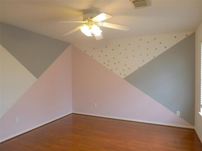 Building Photo - 22610 Cascade Springs Dr