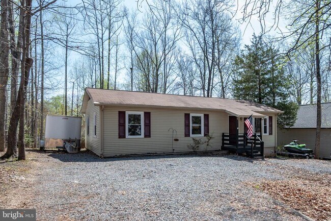 Building Photo - 205 Monument Rd