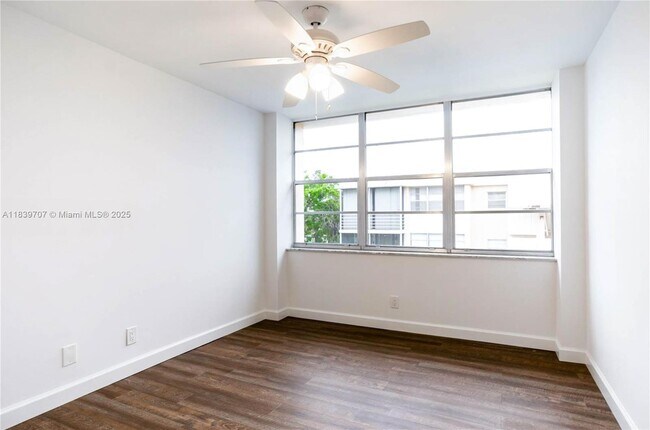 Building Photo - 2781 Taft St