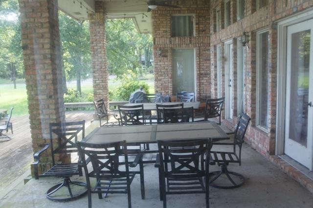 Building Photo - 355 Beachside Dr