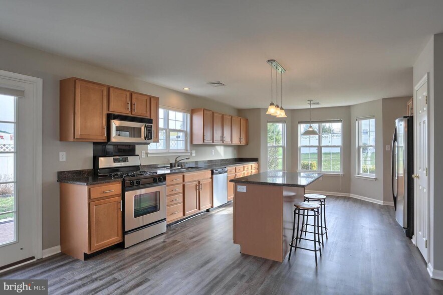 Building Photo - 150 Merlin Dr