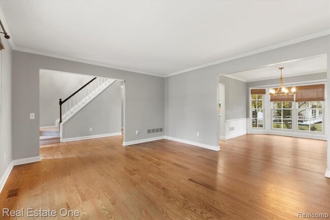 Building Photo - 1568 Grandview Dr