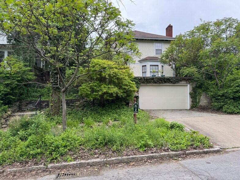 Primary Photo - 608 Ackerman Ave
