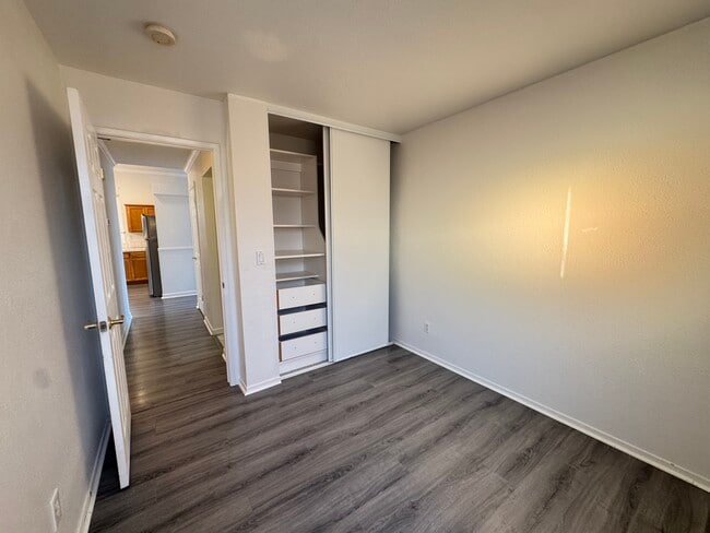 Building Photo - 5318 Pembroke Ct