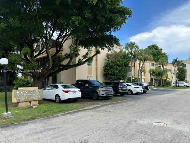 Building Photo - 9159 SW 77th Ave