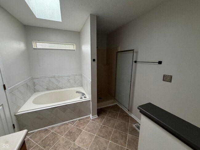 Building Photo - 411 Garden Grace Dr