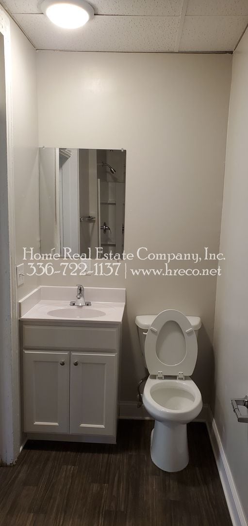 Building Photo - 412 W. First Street Apt A