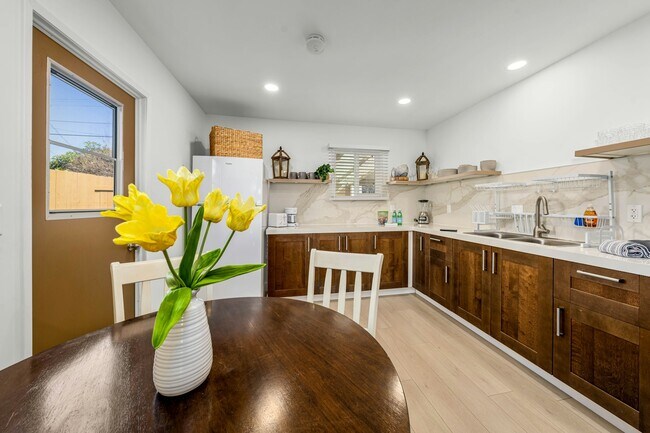 Building Photo - 3264 Clairemont Mesa Blvd
