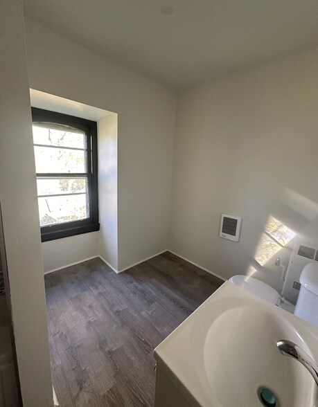 Building Photo - 6701 N 8th St