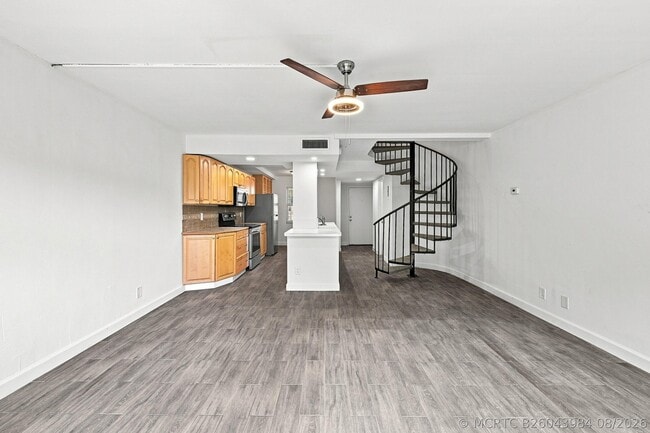 Building Photo - 640 Tennis Club Dr