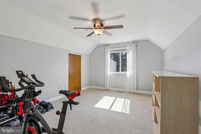 Building Photo - 608 Orchard Ct