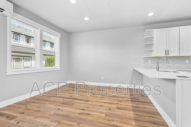 Building Photo - 2201 DeJong Dr