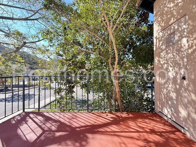 Building Photo - 11263 Avenida De Los Lobos