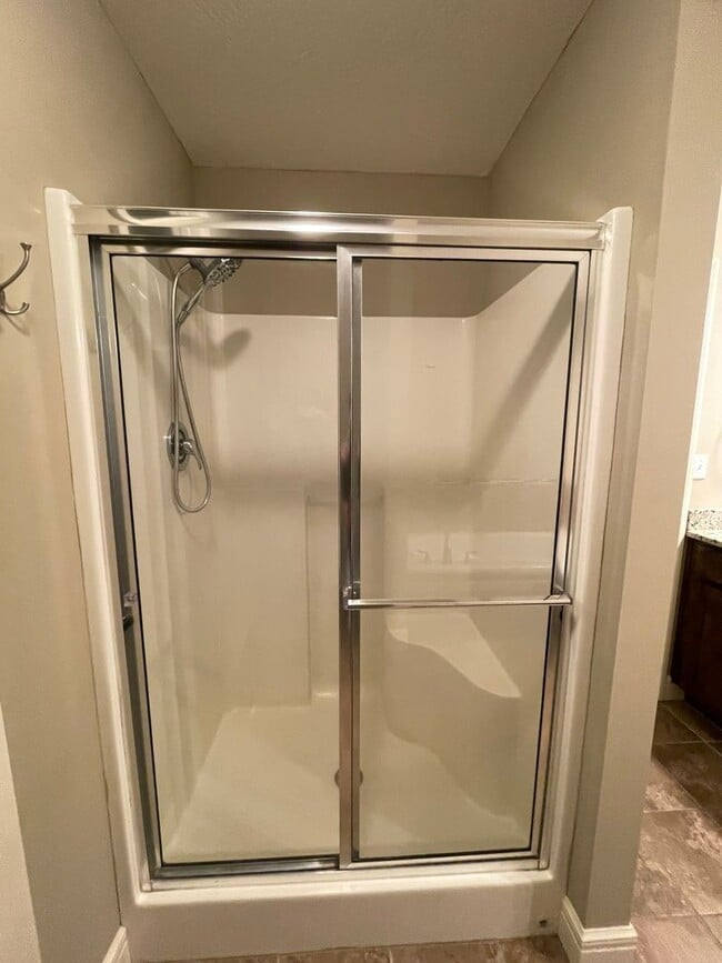 Building Photo - Beautiful 4BD in Battlefield, MO