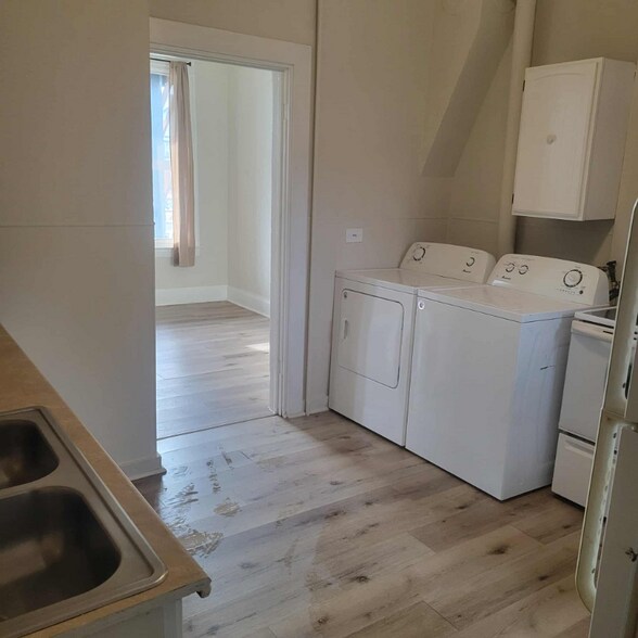 Building Photo - 920 S Colorado St