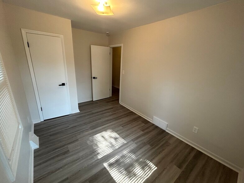 Bed 3 - 12161 Inkster Rd