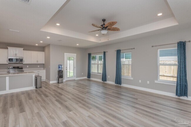 Building Photo - 240 Camellia Dr