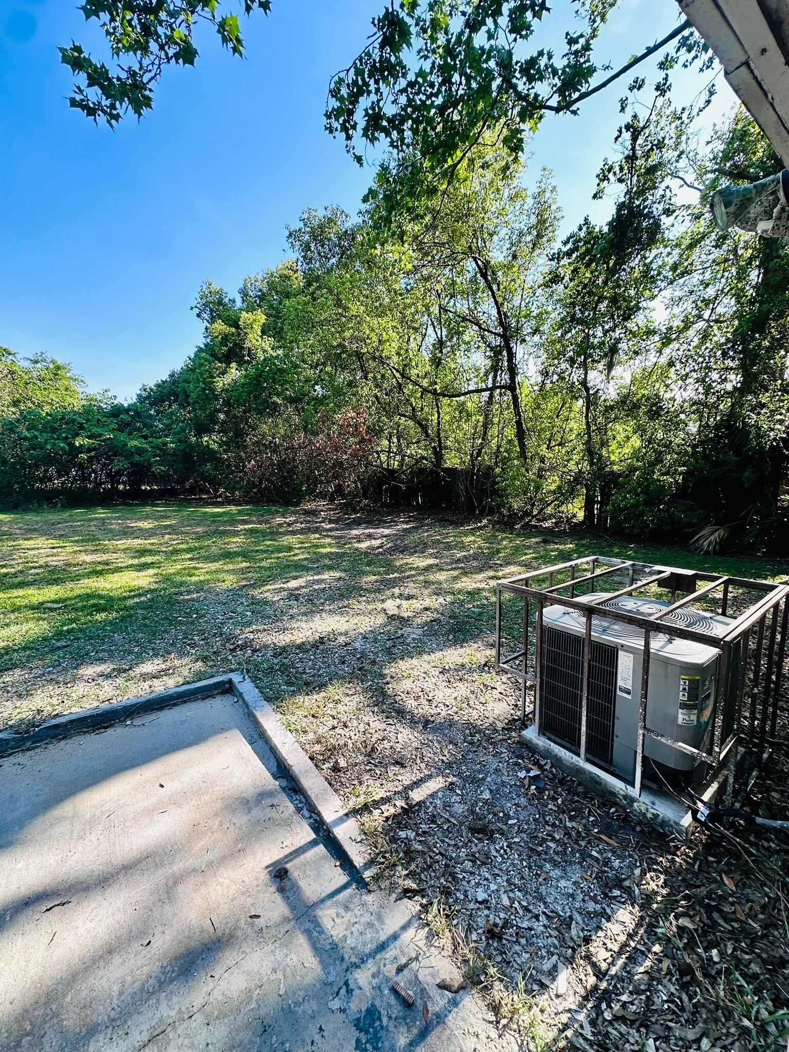 Building Photo - 6650 Pinnochio Dr