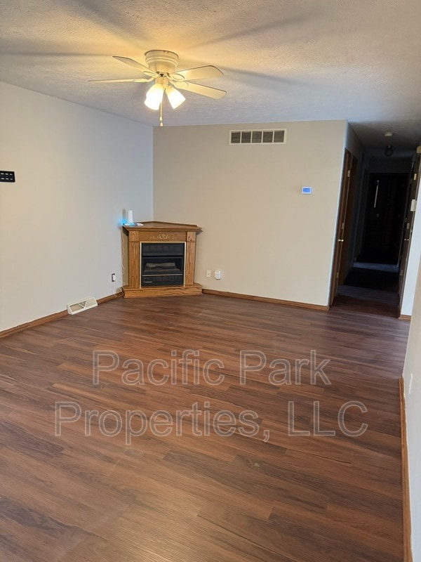 Building Photo - 1010 W 30th St