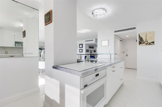 Building Photo - 1200 S Ocean Blvd