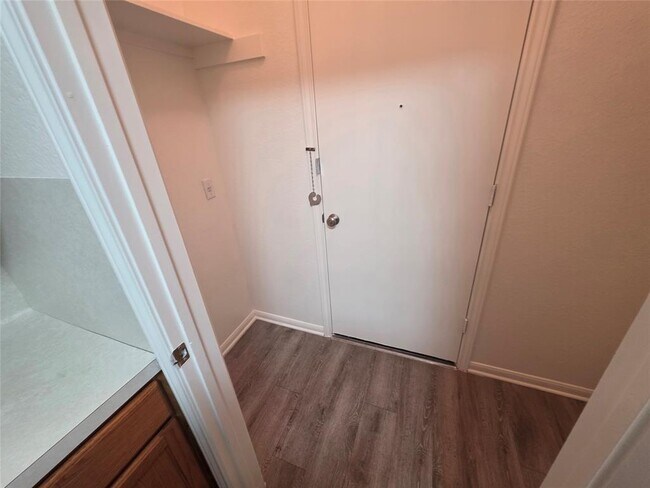 Building Photo - 4417 Lendall Ln