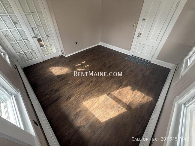 Building Photo - 468 Union St