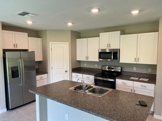 Building Photo - 12032 Miracle Mile Dr- Timber Creek