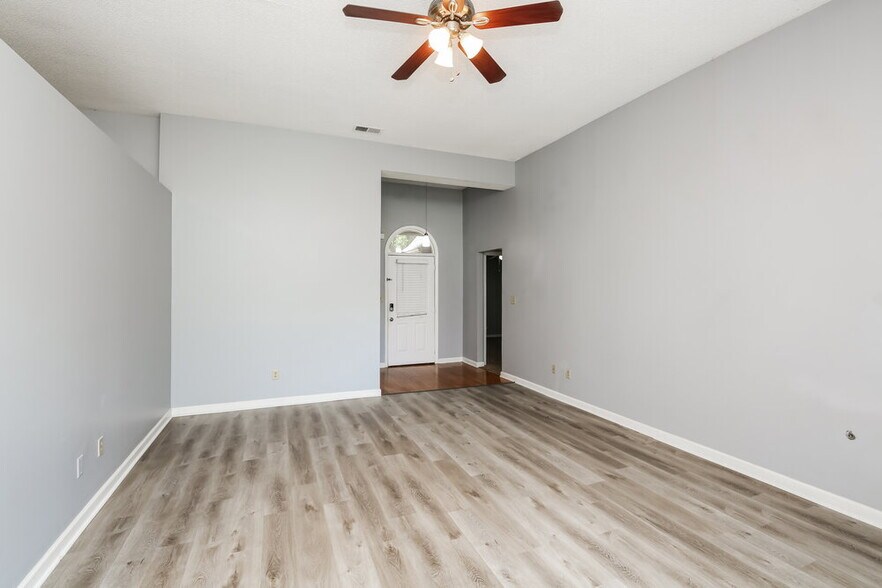 Building Photo - 11203 Cashmere Wood Dr