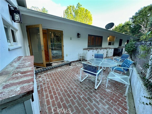 Building Photo - 4545 Alonzo Ave