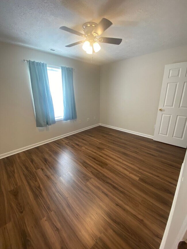 Building Photo - 3 bedroom 2.5 bath house in Cherokee