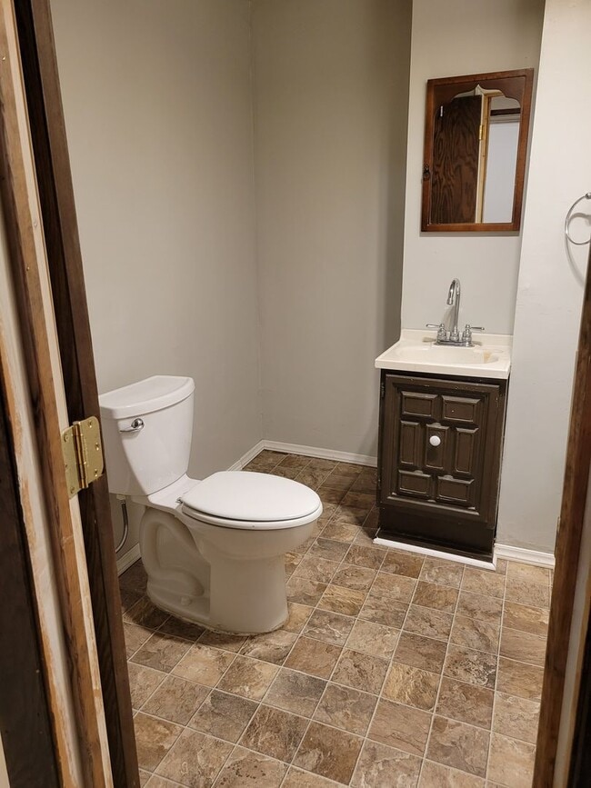 Building Photo - Single Family Home