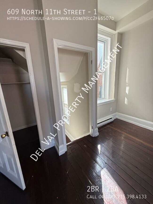 Building Photo - 609 N 11th St