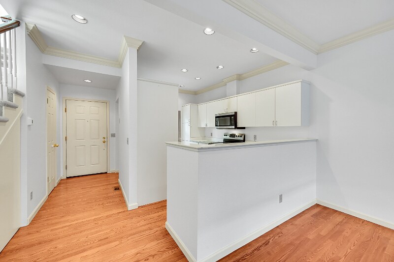 Building Photo - 487 Josephine St