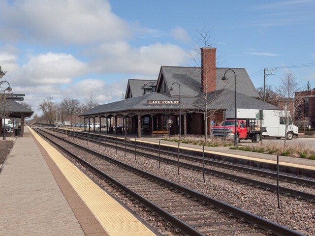 Building Photo - 293 E Deerpath