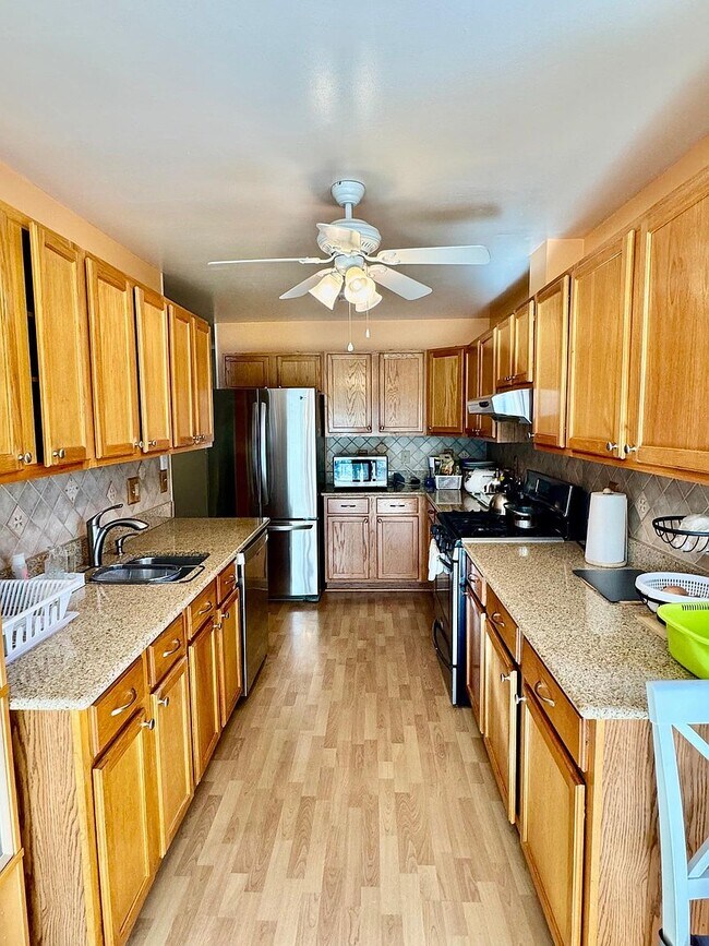 Building Photo - 2 Deer Ct Dr