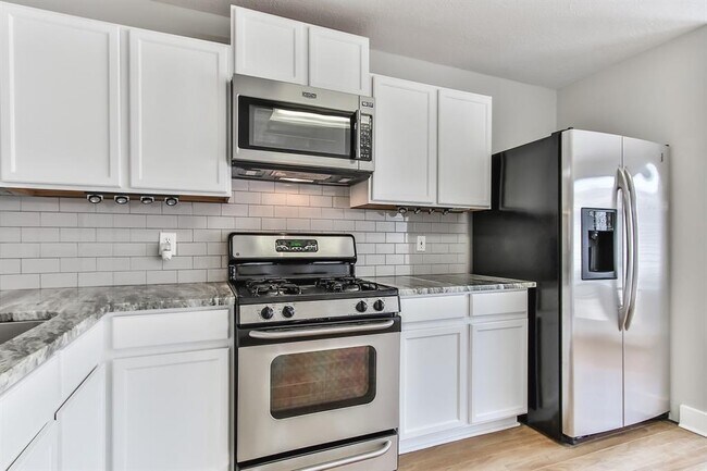 Building Photo - 6219 Spruce Bough Ct