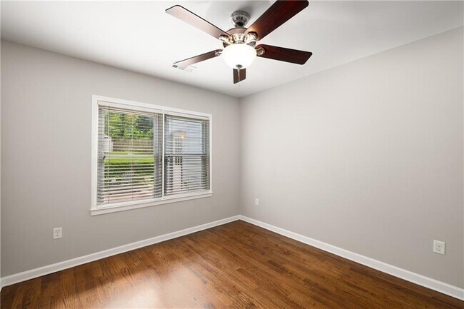 Building Photo - 1398 Deerwood Dr