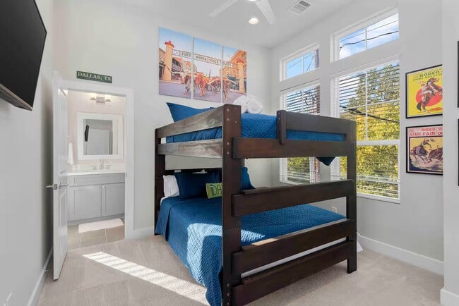 Building Photo - 4202 Gillespie St