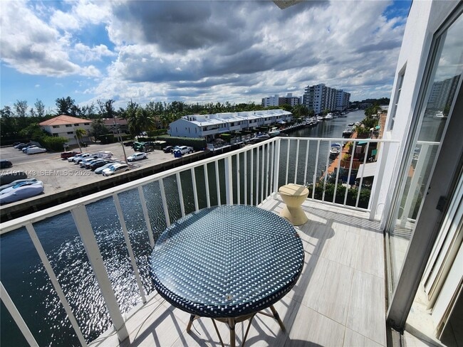 Building Photo - 3944 NE 167th St